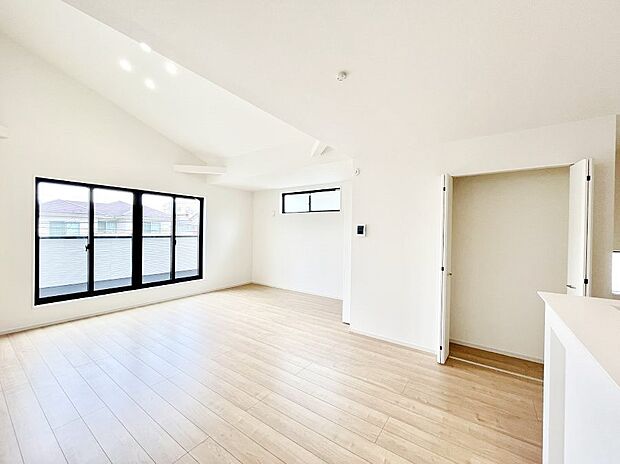 【ダイニング】家族が自然と集まる憩いのスペースになりそう