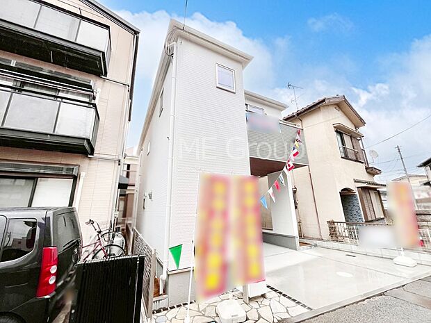 【現地外観写真】暮らしやすさと居心地の良さにこだわったシンプルで飽きのこないデザイン！