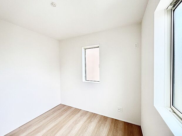 【子供部屋】子ども部屋にぴったりの明るい空間。  