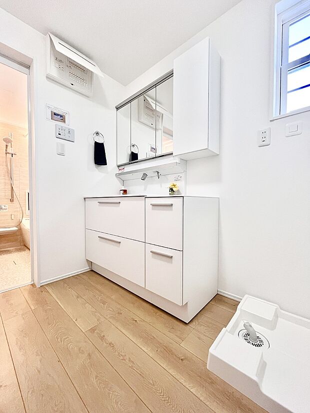 【脱衣場】身支度もスムーズにおこなえる脱衣場      