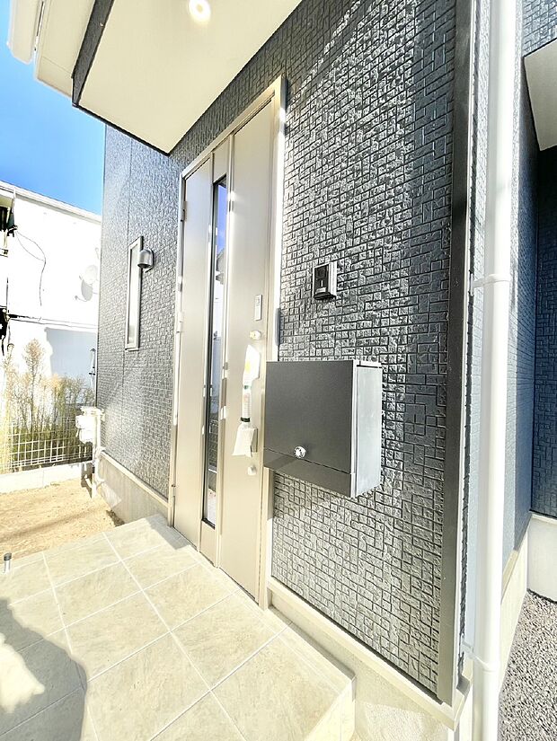 【玄関】シンプルで落ち着いた雰囲気の玄関周り