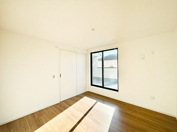 【子供部屋】子ども部屋にぴったりの明るい空間。