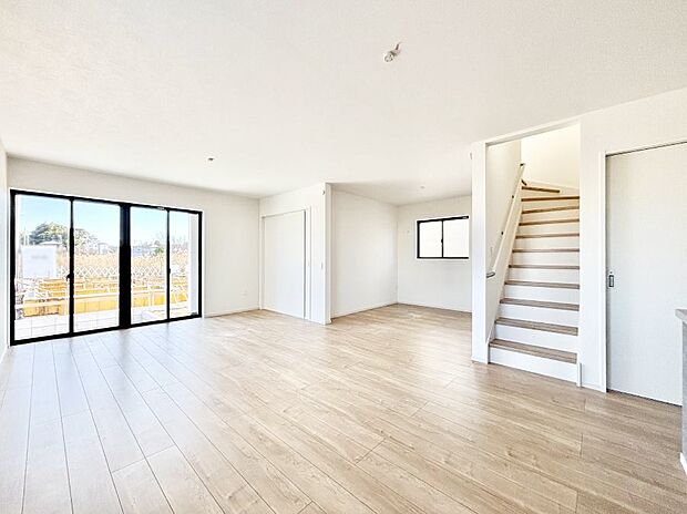 【ダイニング】家族が自然と集まる憩いのスペースになりそう