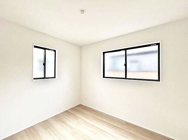 【子供部屋】2面採光で明るさ&風通し良好!