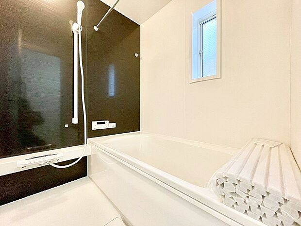 【浴室】落ち着いた雰囲気でゆっくりお寛ぎいただけるバスルーム