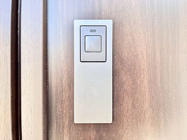 【玄関】ラクラク開錠!スマートコントロールキー。