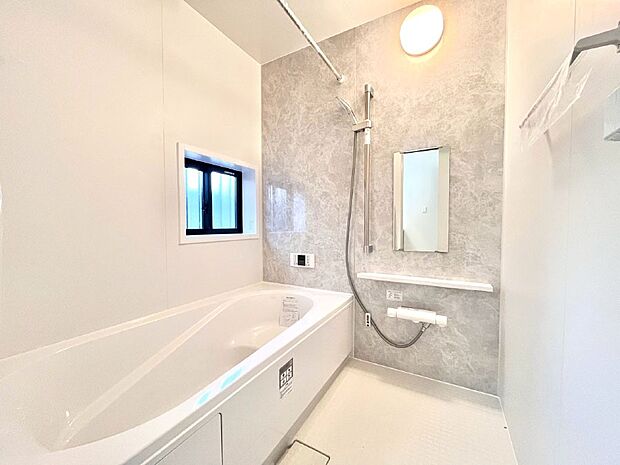 【浴室】落ち着いた雰囲気でゆっくりお寛ぎいただけるバスルーム