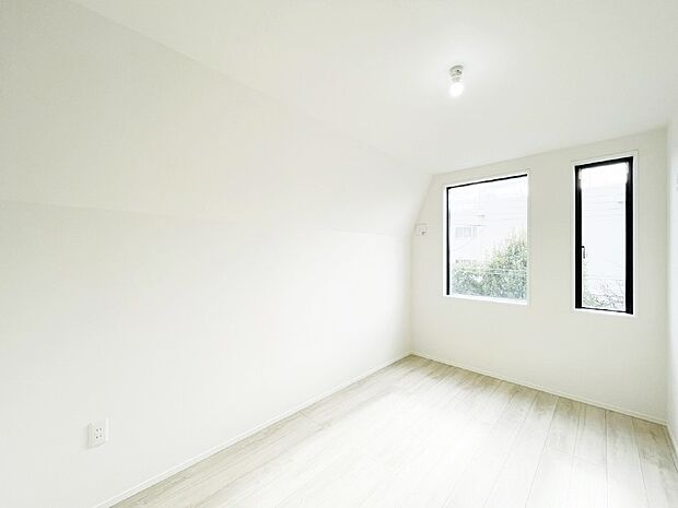 【洋室】爽やかな日差しがお部屋全体を優しく包み込んでくれます