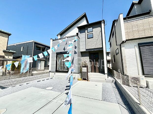 【現地外観写真】たっぷりの陽光と心地よい風が舞い込む住まい