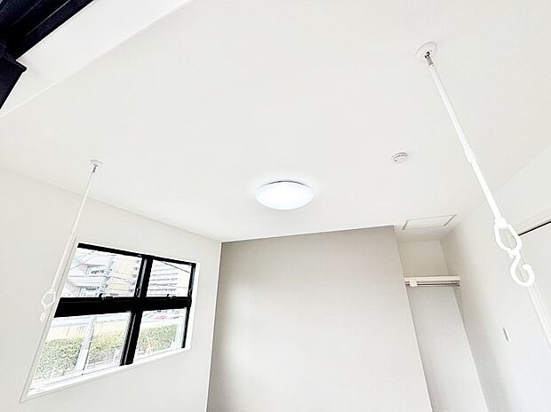 【室内物干し】室内物干しポール。梅雨や花粉の時期に大活躍します。