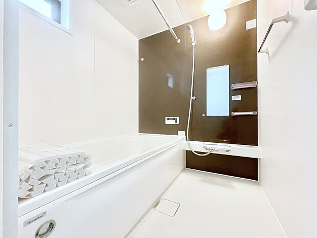 【浴室】落ち着いた雰囲気でゆっくりお寛ぎいただけるバスルーム