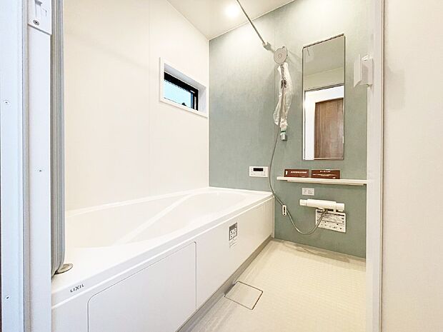 【浴室】落ち着いた雰囲気でゆっくりお寛ぎいただけるバスルーム