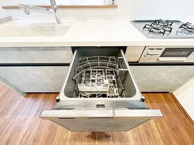 【食洗機】面倒なお片づけは食洗機にお任せ！家事の負担が減って、時間にも気持ちにもゆとりができます。