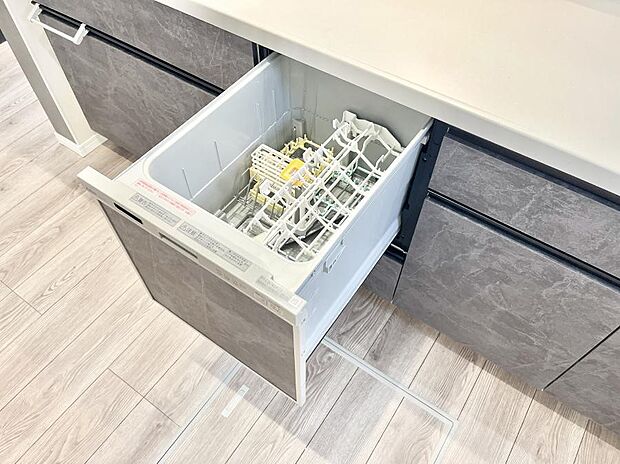 【食洗機】面倒なお片づけは食洗機にお任せ！家事の負担が減って、時間にも気持ちにもゆとりができます。