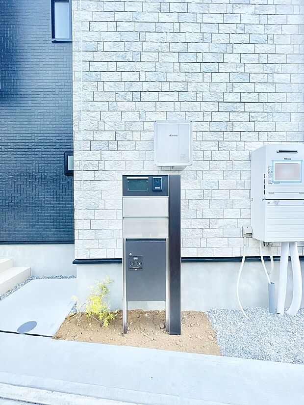 【その他現地】シンプルなデザインのポスト