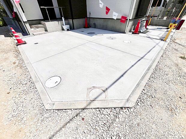 【駐車場】目の前が駐車場だと雨の日も大量にお買い物をした時も便利ですね