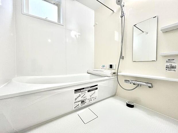 【浴室】落ち着いた雰囲気でゆっくりお寛ぎいただけるバスルーム