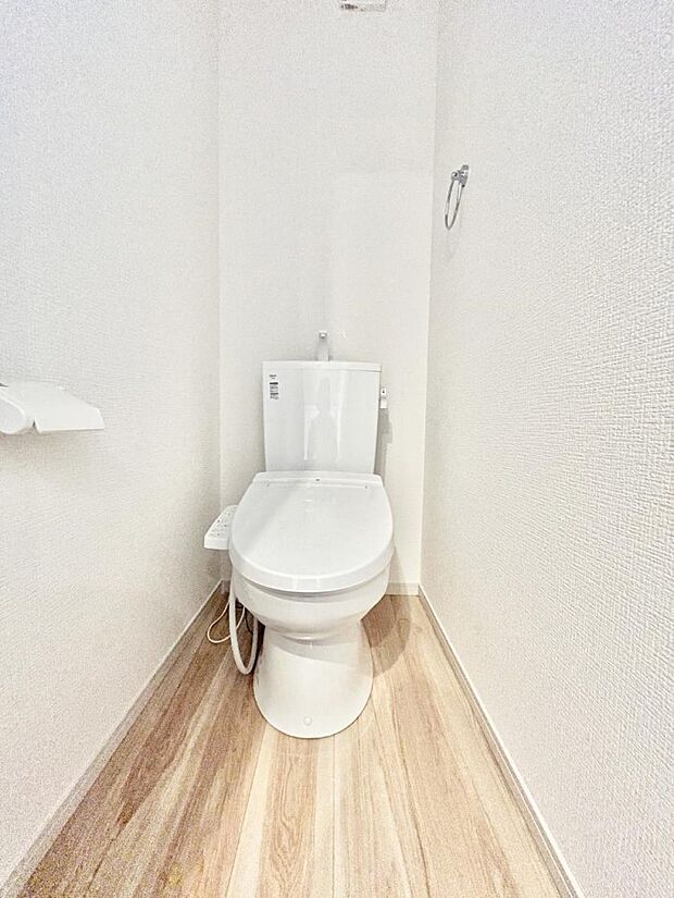 【トイレ】ウォシュレット付きトイレが1階と2階それぞれに配置されていてとても便利です。