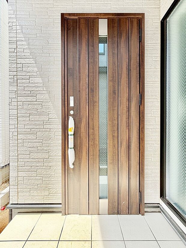 【玄関】大切な家族、来客を出迎える玄関。