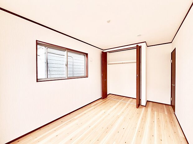 【寝室】収納が充実しているので居住スペースを広々使えます