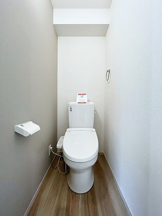 【トイレ】ウォシュレット付きトイレが1階と2階それぞれに配置されていてとても便利です。