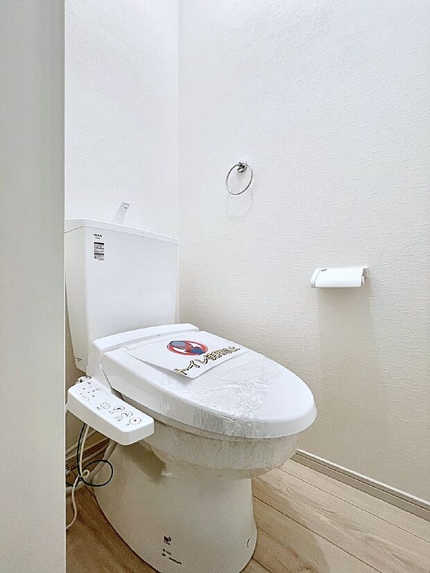 【トイレ】トイレは1階と2階それぞれに配置されていてとても便利です。