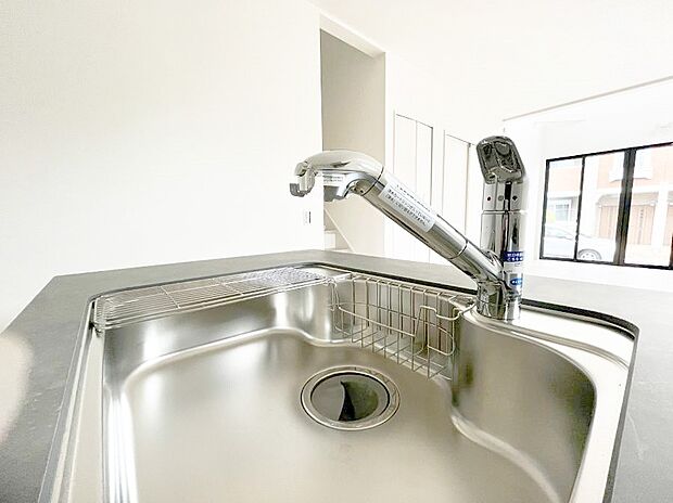 【浄水器】いつでも清潔なおいしいお水を。一つの水栓で水道水と浄水を使い分け。