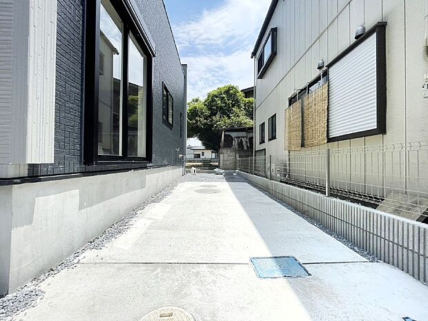 【駐車場】セカンドカーや来客用、自転車置き場として活用できるカースペース付きです!