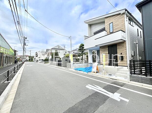 【前面道路含む現地写真】堂々完成！！ ここから始まる新生活を応援いたします！ 