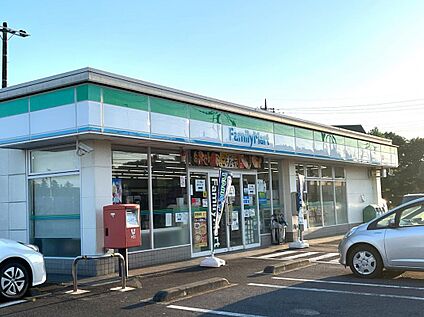 ファミリーマートつくば赤塚店 597m