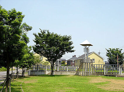 陽のみ公園 818m