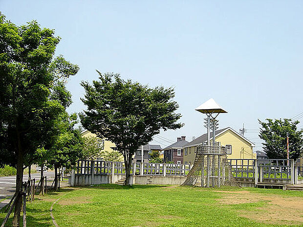 陽のみ公園(約818m)