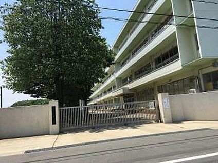 牛久市立牛久第三中学校 約1,200m(徒歩約15分)