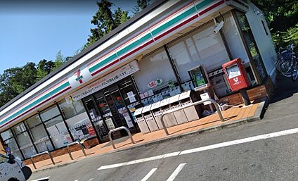 セブンイレブン牛久刈谷団地入口店 約350m(徒歩約5分)