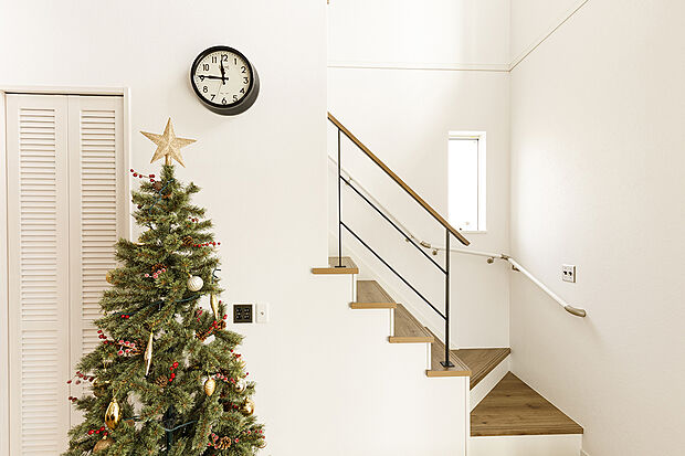 【当社施工例【階段】】階段をリビングから直結にすることで家族とのコミュニケーションが増え、明るい空間に♪