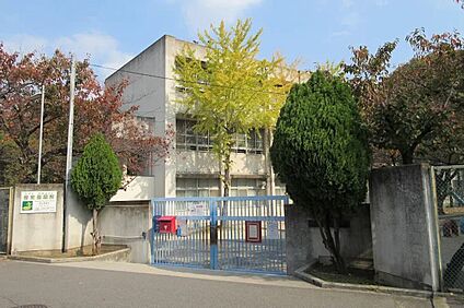 五箇荘東小学校 約508m(徒歩7分)