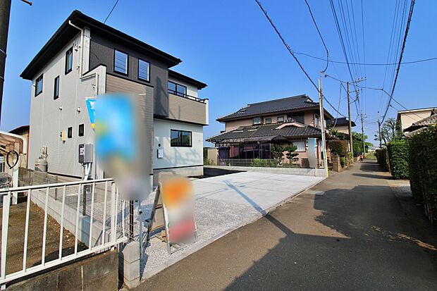 ひとたび扉を開けばそこに待っているのは上質な空間とマイホームでの新生活をイメージさせる優雅なひととき。「この家なら…」ではなく「ここに住みたい♪」と思う感動をお届けいたします。

