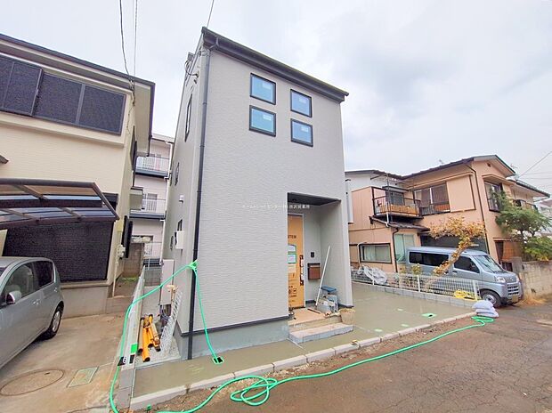 住宅性能評価で耐震等級３（最高等級）を取得！お客様を守る大切な住宅だからこそ、第三者の検査を受けて安心して住んでいただける住宅をご案内させて頂きます。その頑丈さを、ぜひ現地にてご体感くださいませ。