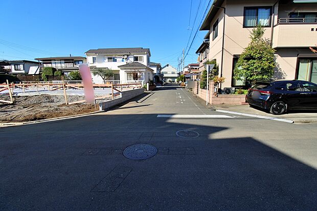 『１号棟』
ひとたび扉を開けばそこに待っているのは上質な空間とマイホームでの新生活をイメージさせる優雅なひととき。「この家なら…」ではなく「ここに住みたい♪」と思う感動をお届けいたします。
