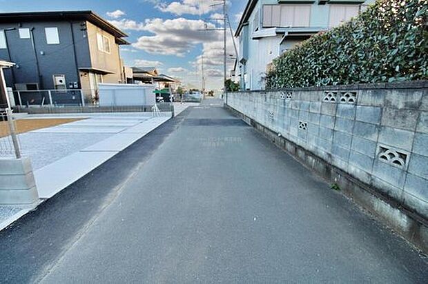 『１号棟』
ひとたび扉を開けばそこに待っているのは上質な空間とマイホームでの新生活をイメージさせる優雅なひととき。「この家なら…」ではなく「ここに住みたい♪」と思う感動をお届けいたします。