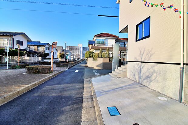 『1号棟』
ひとたび扉を開けばそこに待っているのは上質な空間とマイホームでの新生活をイメージさせる優雅なひととき。「この家なら…」ではなく「ここに住みたい♪」と思う感動をお届けいたします。