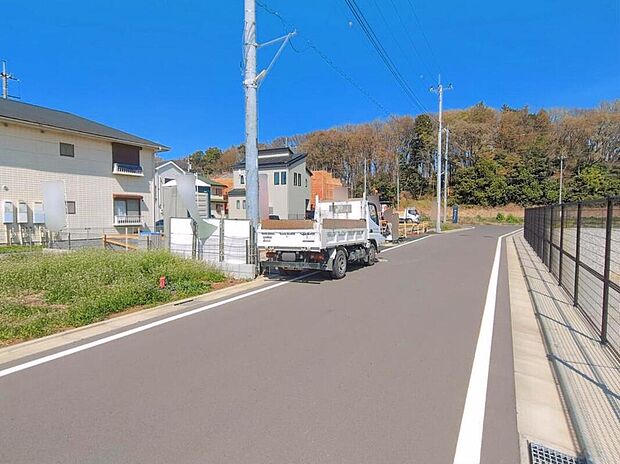 『１号棟』
ひとたび扉を開けばそこに待っているのは上質な空間とマイホームでの新生活をイメージさせる優雅なひととき。「この家なら…」ではなく「ここに住みたい♪」と思う感動をお届けいたします。