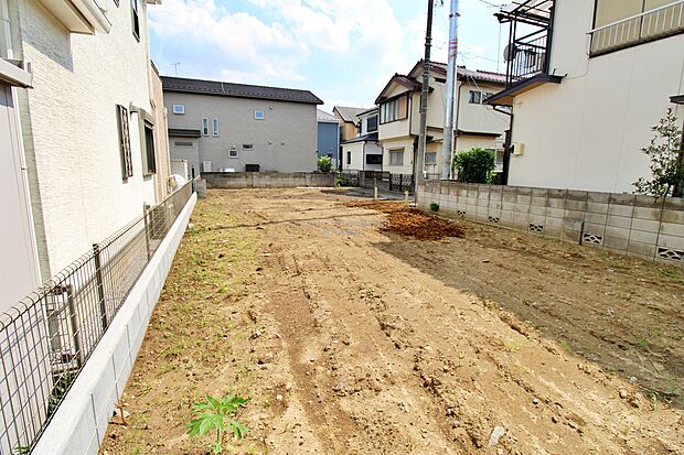 『A号棟』
住宅性能評価で耐震等級３（最高等級）を取得！お客様を守る大切な住宅だからこそ、第三者の検査を受けて安心して住んでいただける住宅をご案内させて頂きます。