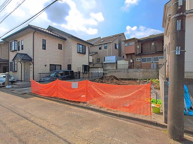 『１号棟』
住宅性能評価で耐震等級３（最高等級）を取得！お客様を守る大切な住宅だからこそ、第三者の検査を受けて安心して住んでいただける住宅をご案内させて頂きます。