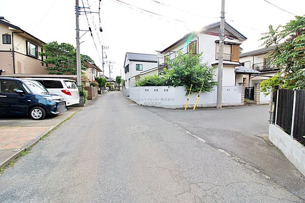 『１号棟』
ひとたび扉を開けばそこに待っているのは上質な空間とマイホームでの新生活をイメージさせる優雅なひととき。「この家なら…」ではなく「ここに住みたい♪」と思う感動をお届けいたします。
