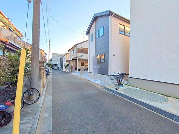 『1号棟』
ひとたび扉を開けばそこに待っているのは上質な空間とマイホームでの新生活をイメージさせる優雅なひととき。「この家なら…」ではなく「ここに住みたい♪」と思う感動をお届けいたします。