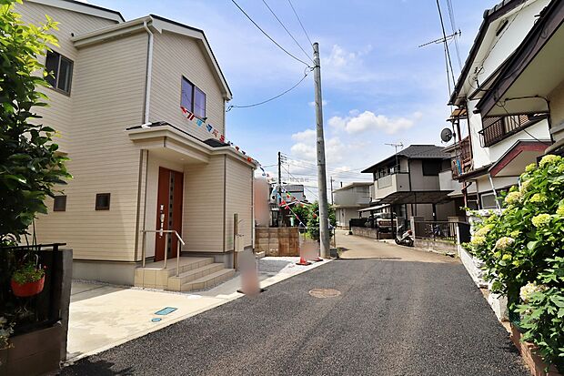 【現地外観写真】耐震性能に自信のある『飯田グループの家』！お客様を守る大切な住宅だからこそ、第三者の検査を受けて安心して住んでいただける住宅を建てております。その頑丈さを、ぜひ現地にてご体感くださいませ。