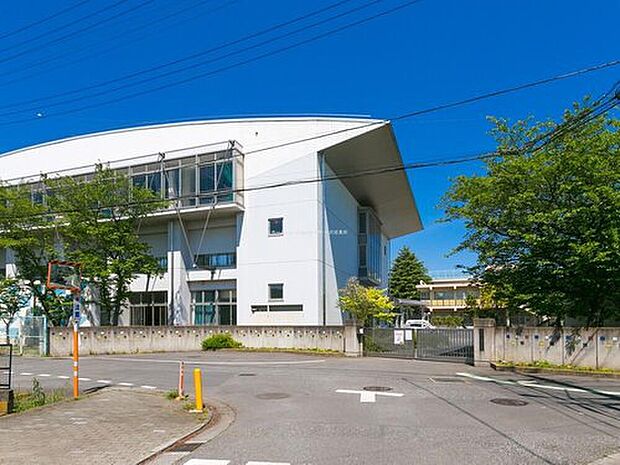 狭山市立西中学校（約2,100m）