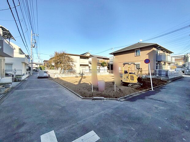 【現地外観写真】『1区画』
土日のご予約はもちろん、平日やお仕事のお時間に合わせての夜間のご案内も実施しています。まずはお客様のご都合をお伺いさせて頂き、それに合う形で物件のご紹介をさせていただきます。