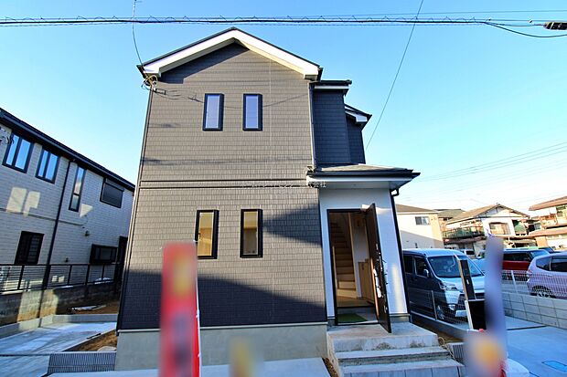 【現地外観写真】『B号棟』
住宅性能評価で耐震等級3(最高等級)を取得!お客様を守る大切な住宅だからこそ、第三者の検査を受けて安心して住んでいただける住宅をご案内させて頂きます。